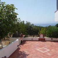 Бизнес-центр в Греции, 332 кв.м.