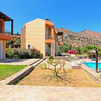 Villa in Greece, 380 sq.m.