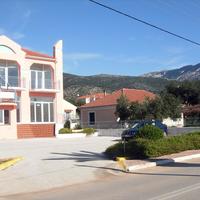 Бизнес-центр в Греции, 1048 кв.м.