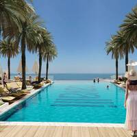 Apartment in United Arab Emirates, Dubai, 3943 sq.ft.