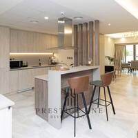 Apartment in United Arab Emirates, Dubai, 1513 sq.ft.