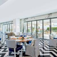 Residential complex in United Arab Emirates, Dubai, 1380 sq.ft.
