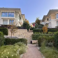 Apartment in Turkey, Istanbul, 319 sq.m.