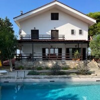 Villa in Greece, Thessaloniki, 450 sq.m.