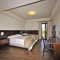 Aparthotel in Greece, Seta, 900 sq.m.