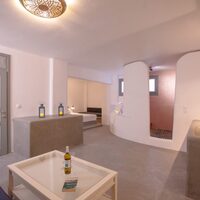 Business center in Greece, Naxos, 1046 sq.m.