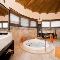 Villa in Greece, Ionian Islands, Corfu, 1055 sq.m.