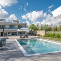 Villa in Greece, Ionian Islands, Corfu, 1000 sq.m.