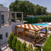 Villa in Greece, Ionian Islands, Corfu, 436 sq.m.