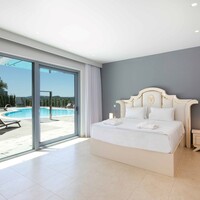 Villa in Greece, Ionian Islands, Corfu, 436 sq.m.