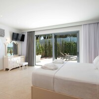 Villa in Greece, Ionian Islands, Corfu, 436 sq.m.