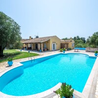 Villa in Greece, Ionian Islands, Corfu, 305 sq.m.