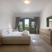 Villa in Greece, Peloponnese, Kranidi, 300 sq.m.