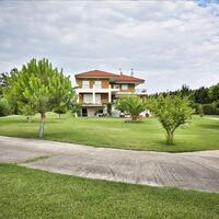 Villa in Greece, Thessaloniki, 590 sq.m.