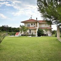 Villa in Greece, Thessaloniki, 590 sq.m.