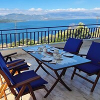 Villa in Greece, Malesina, 480 sq.m.