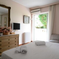 Flat in Greece, Attica, Attiki, 170 sq.m.
