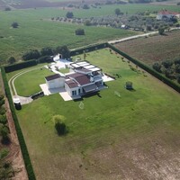 Villa in Greece, Thessaloniki, 350 sq.m.