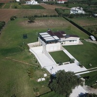Villa in Greece, Thessaloniki, 350 sq.m.