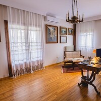 Villa in Greece, Thessaloniki, 460 sq.m.