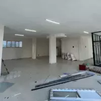 Shopping center in Turkey, Istanbul, 900 sq.ft.
