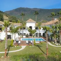 Вилла в горах, в пригороде, в лесу в Испании, Андалусия, 985 кв.м.