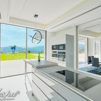 Villa in the mountains, in the suburbs, at the seaside in Spain, Andalucia, 1045 sq.m.