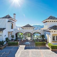 Villa in the mountains, in the suburbs, at the seaside in Spain, Andalucia, 810 sq.m.