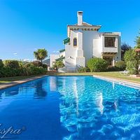 Villa in the mountains, in the suburbs, at the seaside in Spain, Andalucia, 810 sq.m.