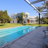 Вилла в пригороде, у моря в Испании, Андалусия, 1070 кв.м.