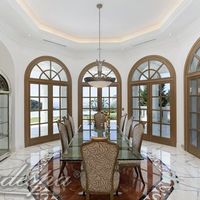 Вилла в пригороде, в лесу, у моря в Испании, Андалусия, 2650 кв.м.