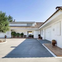 Вилла в пригороде, у моря в Испании, Каталония, Барселона, 1000 кв.м.