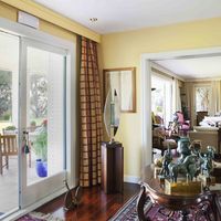 Вилла в пригороде, у моря в Испании, Каталония, Барселона, 1000 кв.м.