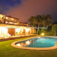 Дом в большом городе, у моря в Испании, Каталония, Барселона, 450 кв.м.