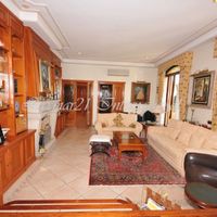 Дом в большом городе, у моря в Испании, Каталония, Барселона, 450 кв.м.