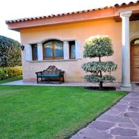 Дом в большом городе, у моря в Испании, Каталония, Барселона, 450 кв.м.