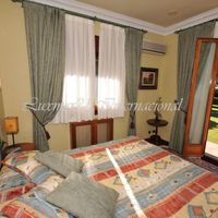 Дом в большом городе, у моря в Испании, Каталония, Барселона, 450 кв.м.