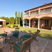 Дом в большом городе, у моря в Испании, Каталония, Барселона, 450 кв.м.