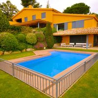 Вилла в большом городе, у моря в Испании, Каталония, Барселона, 900 кв.м.