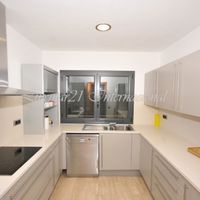 Вилла в большом городе, у моря в Испании, Каталония, Барселона, 900 кв.м.