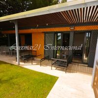 Вилла в большом городе, у моря в Испании, Каталония, Барселона, 900 кв.м.