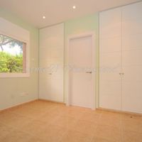 Дом в пригороде, у моря в Испании, Каталония, Барселона, 560 кв.м.