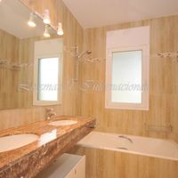 Дом в пригороде, у моря в Испании, Каталония, Барселона, 560 кв.м.