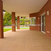 Дом в пригороде, у моря в Испании, Каталония, Барселона, 560 кв.м.