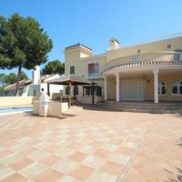 Villa at the seaside in Spain, Comunitat Valenciana, Alicante, 370 sq.m.
