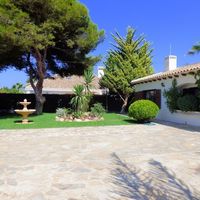 Villa at the seaside in Spain, Comunitat Valenciana, Cabo Roig, 300 sq.m.