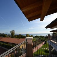 Apartment by the lake in Italy, Lombardia, 90 sq.m.