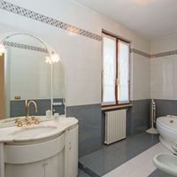 Villa in Italy, Garda, 300 sq.m.