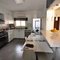 Flat in Republic of Cyprus, Lemesou, 200 sq.m.