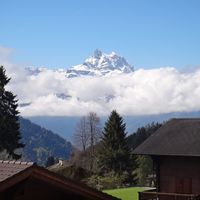 Flat in the mountains in Switzerland, Vaud, Gryon, 93 sq.m.